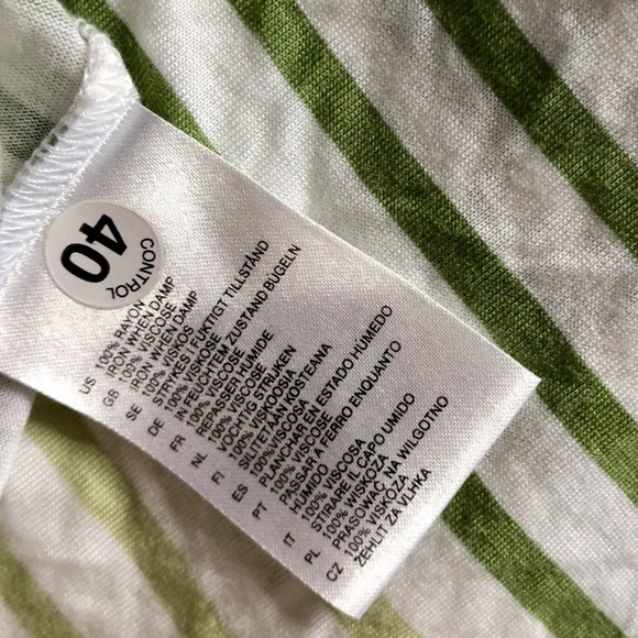 H&M Striped V-Neck T-Shirt/Tee *NEW* see size note - Picture 3 of 4